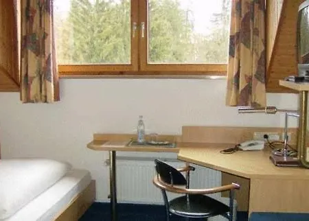 巴特弗里斯霍芬卢云堡酒店 酒店