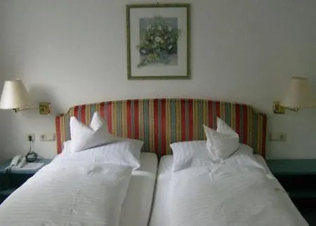 巴特弗里斯霍芬卢云堡酒店 酒店 巴特沃里斯霍芬